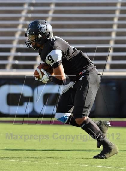 Thumbnail 3 in Archbishop Moeller vs. Lakota East (OHSAA D1 Region 4 Playoffs) photogallery.