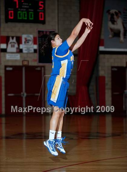 Thumbnail 3 in Etiwanda vs. Bishop Amat (Best of the West) photogallery.
