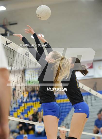 Thumbnail 1 in Santa Ynez @ Bakersfield Christian (CIF State Division III 1st Round) photogallery.