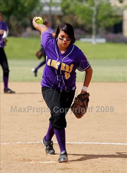 Thumbnail 2 in Corona vs. Norwalk photogallery.