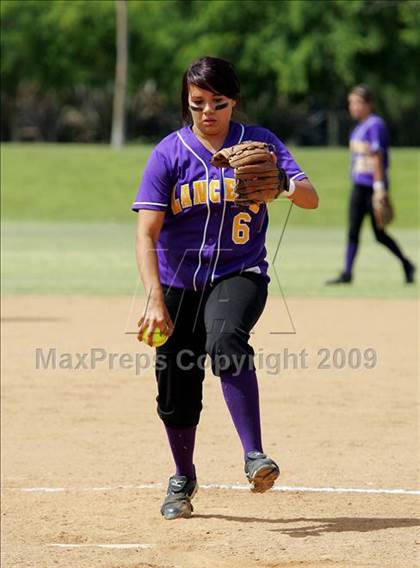 Thumbnail 2 in Corona vs. Norwalk photogallery.