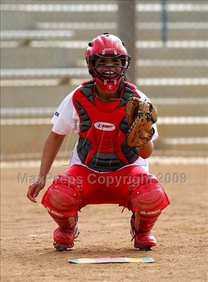 Thumbnail 3 in Corona vs. Norwalk photogallery.