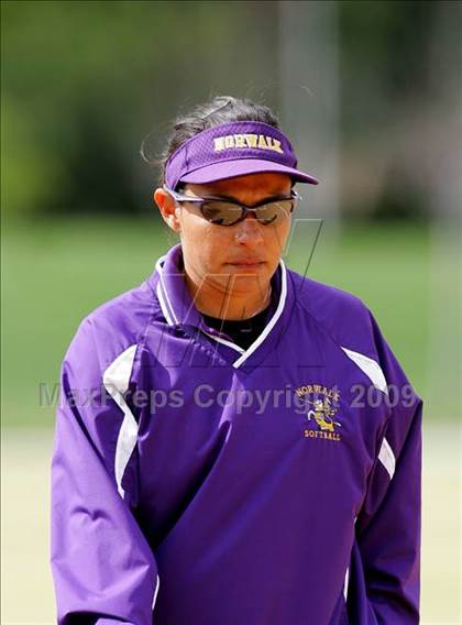 Thumbnail 3 in Corona vs. Norwalk photogallery.