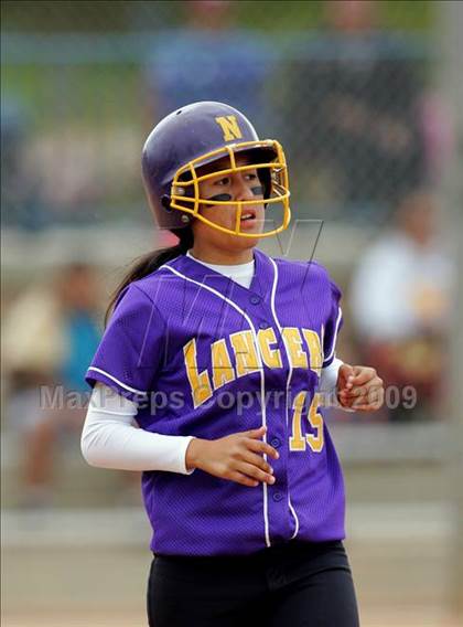 Thumbnail 3 in Corona vs. Norwalk photogallery.