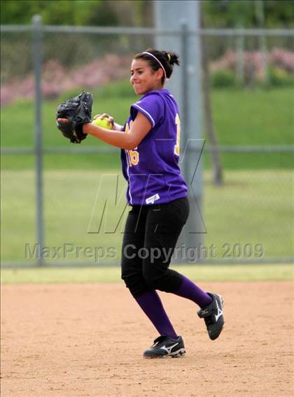 Thumbnail 2 in Corona vs. Norwalk photogallery.