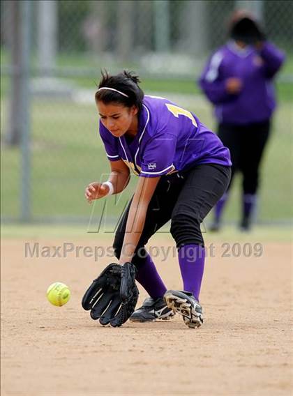 Thumbnail 2 in Corona vs. Norwalk photogallery.