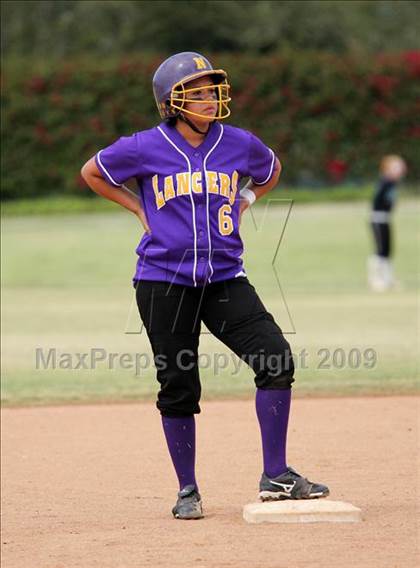 Thumbnail 3 in Corona vs. Norwalk photogallery.