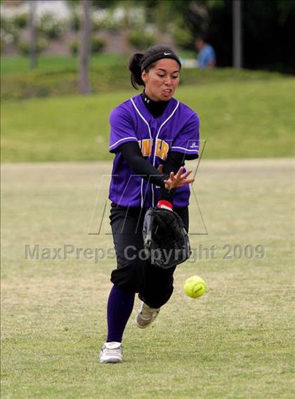 Thumbnail 2 in Corona vs. Norwalk photogallery.