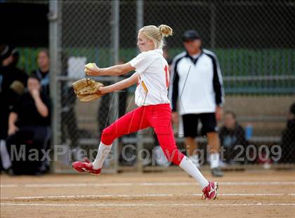 Thumbnail 1 in Corona vs. Norwalk photogallery.