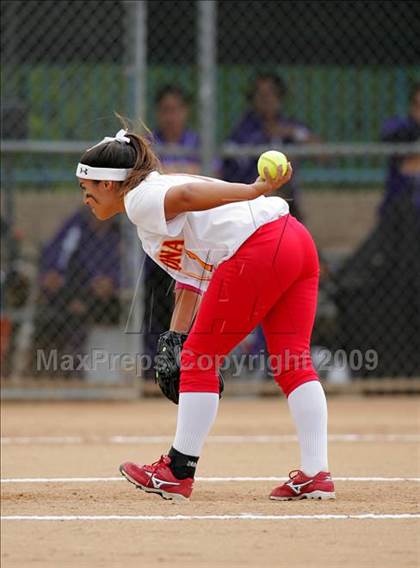 Thumbnail 1 in Corona vs. Norwalk photogallery.