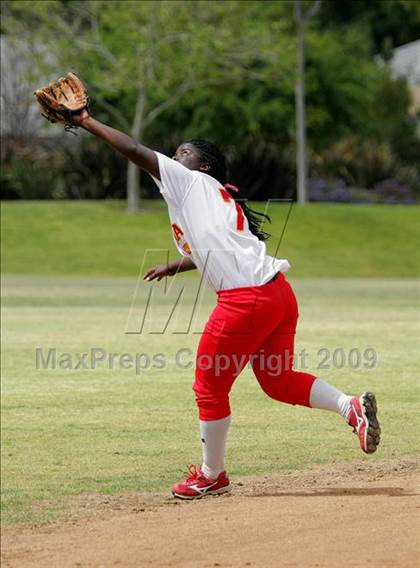 Thumbnail 2 in Corona vs. Norwalk photogallery.