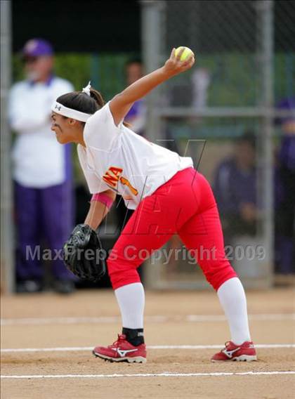Thumbnail 2 in Corona vs. Norwalk photogallery.