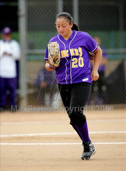 Thumbnail 3 in Corona vs. Norwalk photogallery.