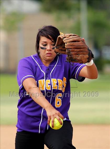Thumbnail 2 in Corona vs. Norwalk photogallery.
