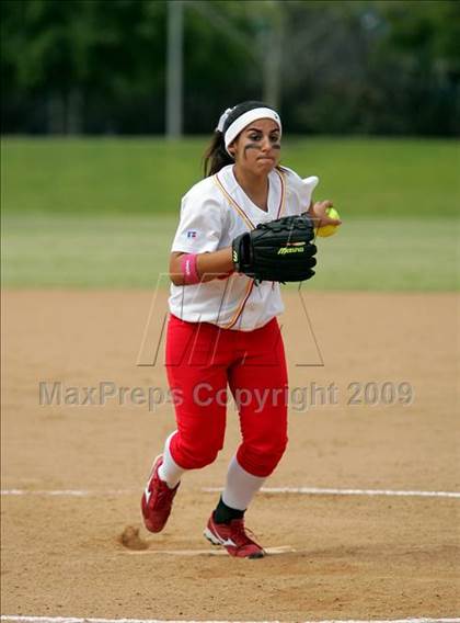 Thumbnail 2 in Corona vs. Norwalk photogallery.