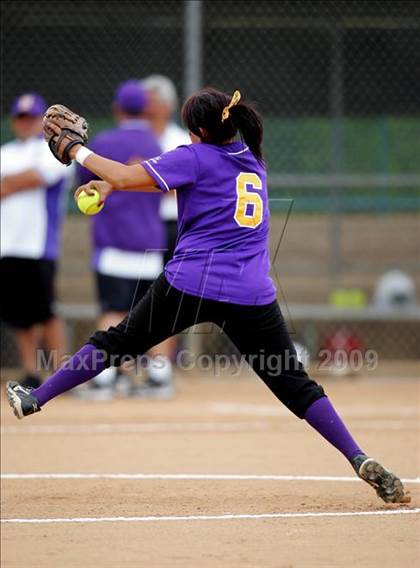 Thumbnail 2 in Corona vs. Norwalk photogallery.