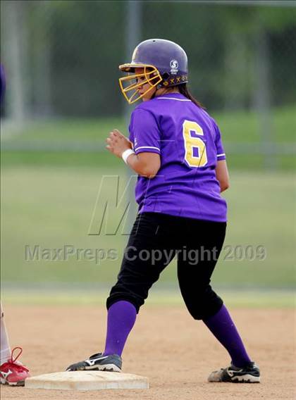 Thumbnail 2 in Corona vs. Norwalk photogallery.