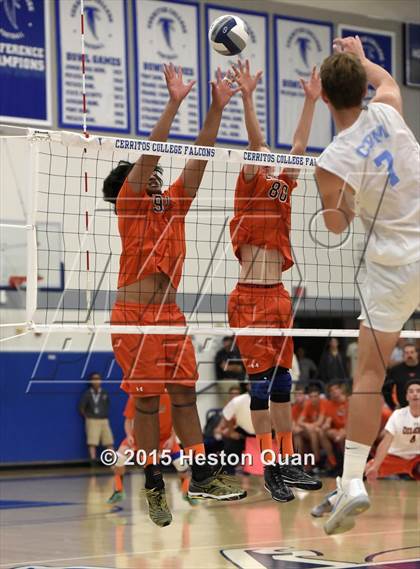 Thumbnail 1 in Huntington Beach vs Corona Del Mar (CIF-SS D1 Final) photogallery.