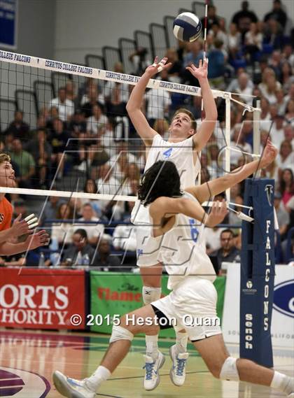 Thumbnail 1 in Huntington Beach vs Corona Del Mar (CIF-SS D1 Final) photogallery.