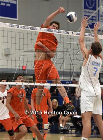 Thumbnail 1 in Huntington Beach vs Corona Del Mar (CIF-SS D1 Final) photogallery.
