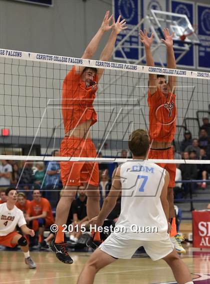Thumbnail 1 in Huntington Beach vs Corona Del Mar (CIF-SS D1 Final) photogallery.