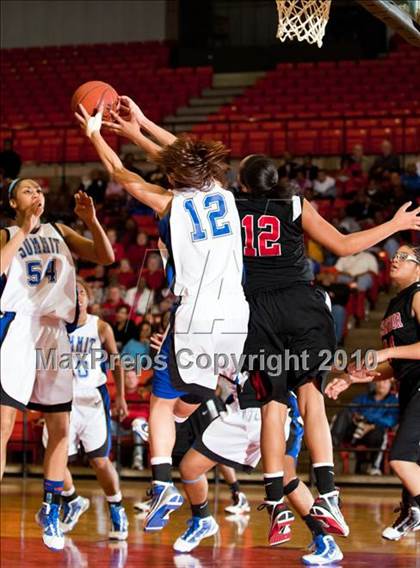 Thumbnail 1 in Summit vs. MacArthur (Texas UIL 5A Region 1 Semifinal) photogallery.