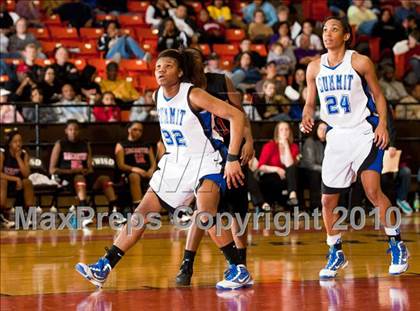 Thumbnail 3 in Summit vs. MacArthur (Texas UIL 5A Region 1 Semifinal) photogallery.