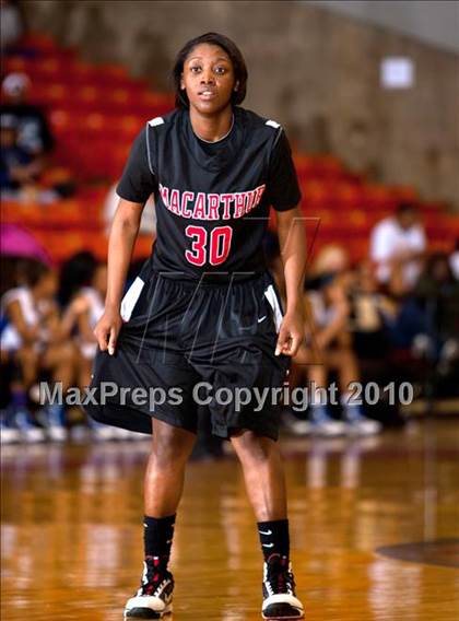 Thumbnail 3 in Summit vs. MacArthur (Texas UIL 5A Region 1 Semifinal) photogallery.