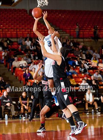 Thumbnail 3 in Summit vs. MacArthur (Texas UIL 5A Region 1 Semifinal) photogallery.