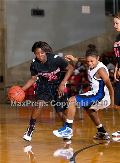 Thumbnail 3 in Summit vs. MacArthur (Texas UIL 5A Region 1 Semifinal) photogallery.