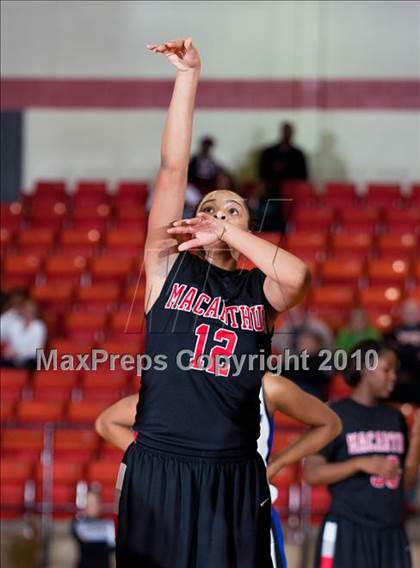 Thumbnail 3 in Summit vs. MacArthur (Texas UIL 5A Region 1 Semifinal) photogallery.