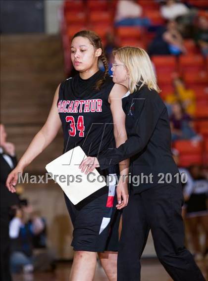 Thumbnail 2 in Summit vs. MacArthur (Texas UIL 5A Region 1 Semifinal) photogallery.