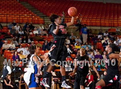 Thumbnail 3 in Summit vs. MacArthur (Texas UIL 5A Region 1 Semifinal) photogallery.