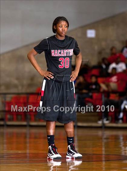 Thumbnail 3 in Summit vs. MacArthur (Texas UIL 5A Region 1 Semifinal) photogallery.