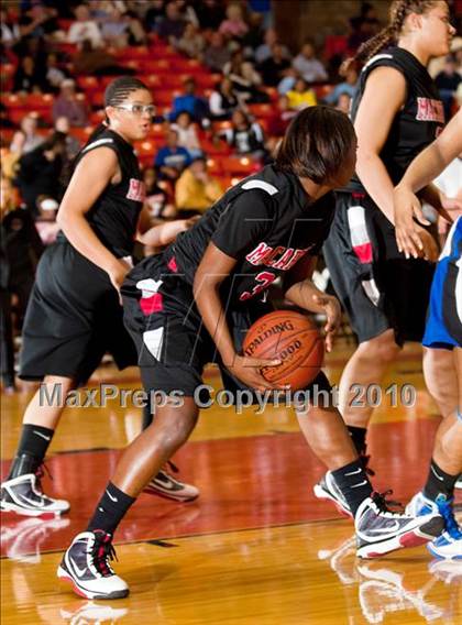 Thumbnail 3 in Summit vs. MacArthur (Texas UIL 5A Region 1 Semifinal) photogallery.