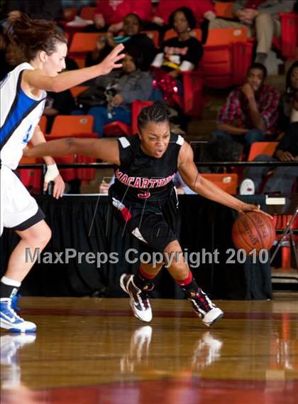 Thumbnail 1 in Summit vs. MacArthur (Texas UIL 5A Region 1 Semifinal) photogallery.