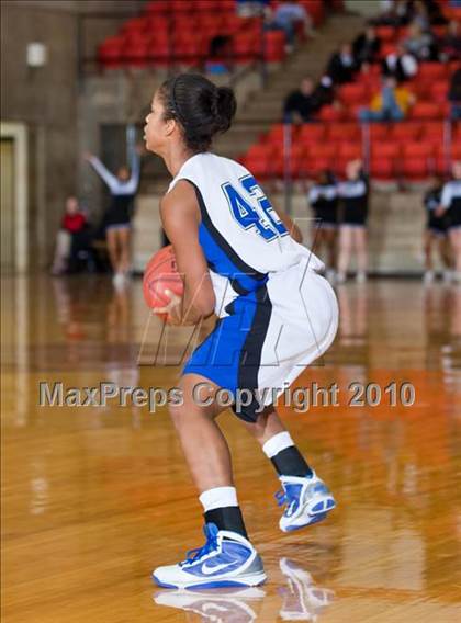 Thumbnail 2 in Summit vs. MacArthur (Texas UIL 5A Region 1 Semifinal) photogallery.