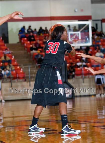 Thumbnail 3 in Summit vs. MacArthur (Texas UIL 5A Region 1 Semifinal) photogallery.