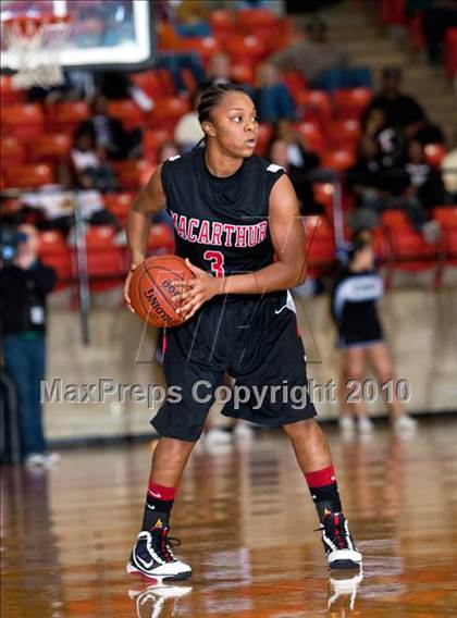 Thumbnail 3 in Summit vs. MacArthur (Texas UIL 5A Region 1 Semifinal) photogallery.