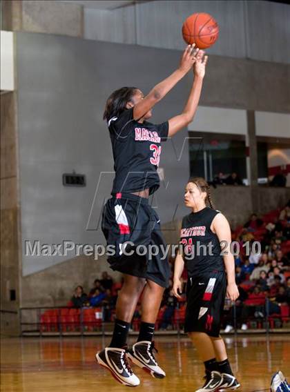 Thumbnail 1 in Summit vs. MacArthur (Texas UIL 5A Region 1 Semifinal) photogallery.