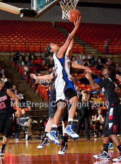 Thumbnail 2 in Summit vs. MacArthur (Texas UIL 5A Region 1 Semifinal) photogallery.
