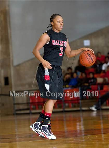 Thumbnail 2 in Summit vs. MacArthur (Texas UIL 5A Region 1 Semifinal) photogallery.