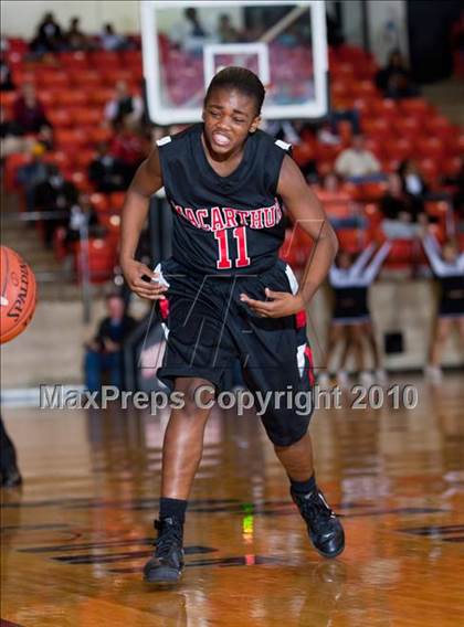 Thumbnail 1 in Summit vs. MacArthur (Texas UIL 5A Region 1 Semifinal) photogallery.