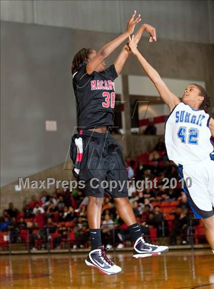 Thumbnail 3 in Summit vs. MacArthur (Texas UIL 5A Region 1 Semifinal) photogallery.