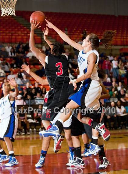 Thumbnail 2 in Summit vs. MacArthur (Texas UIL 5A Region 1 Semifinal) photogallery.