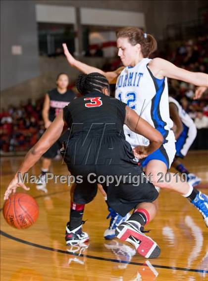 Thumbnail 1 in Summit vs. MacArthur (Texas UIL 5A Region 1 Semifinal) photogallery.