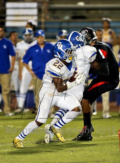 Thumbnail 2 in Glendora vs. Charter Oak photogallery.