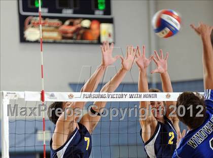 Thumbnail 3 in Campbell Hall vs. Windward (CIF D3 SoCal Regional Final) photogallery.