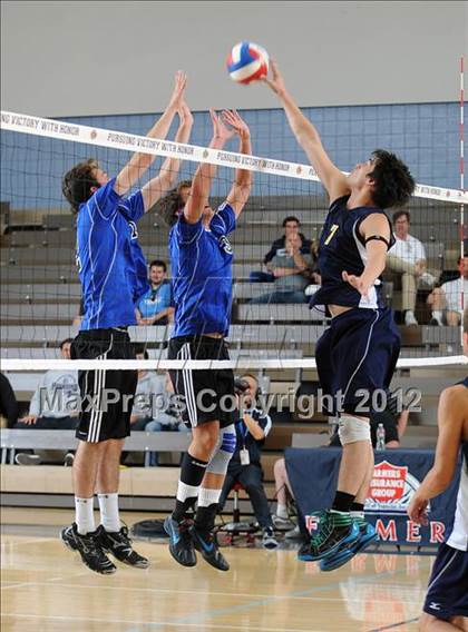 Thumbnail 1 in Campbell Hall vs. Windward (CIF D3 SoCal Regional Final) photogallery.