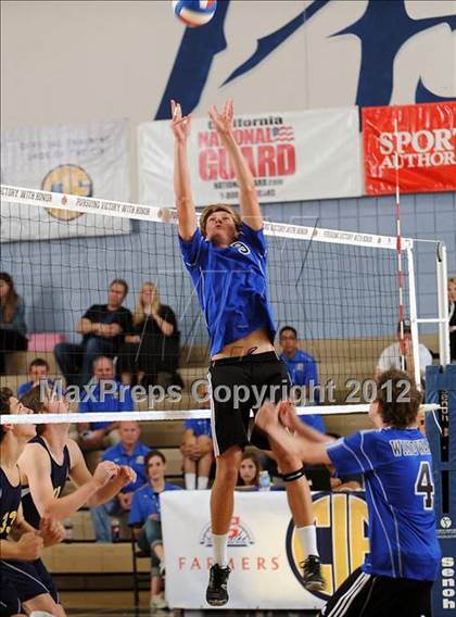 Thumbnail 2 in Campbell Hall vs. Windward (CIF D3 SoCal Regional Final) photogallery.